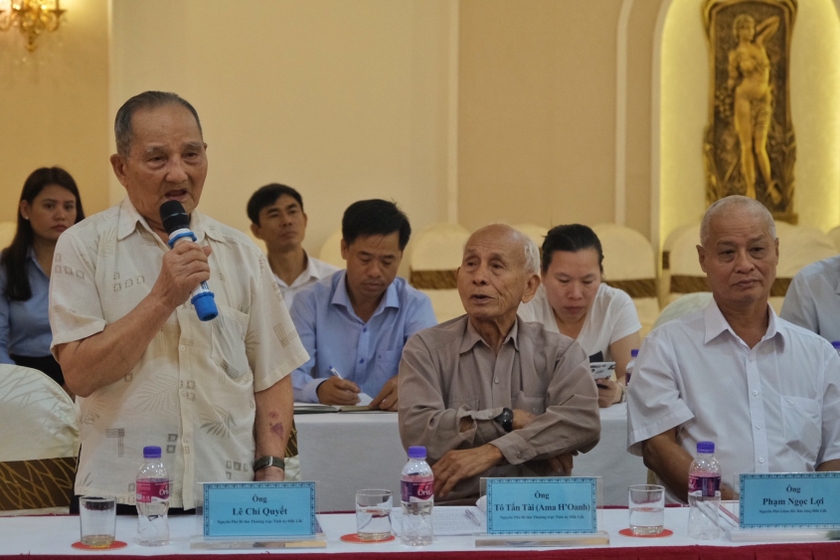 Ông Lê Chí Quyết - nguyên Phó Bí thư thường trực Tỉnh ủy Đắk Lắk, nhân chứng lịch sử phát biểu tại Hội nghị